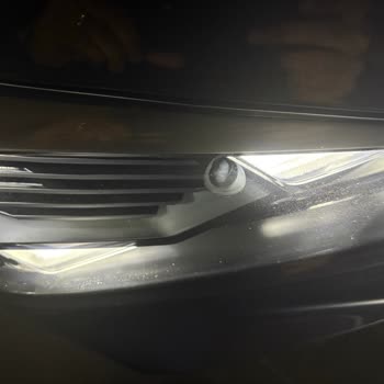 Sıfır Alınan Cupra Leon'da Far İçinde Lekelenme Ve Çatlak Sorunu: Garanti Kapsamında Çözüm Bekliyorum