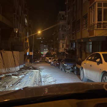 Yükselen Sokak'taki İnşaat Nedeniyle Ulaşıma Engel Ve Yol Sorunu