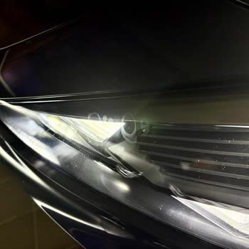 Sıfır Araçta Far İçinde Geçmeyen Leke Ve Çatlak Sorunu Yaşadım
