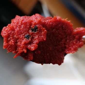 Akfa Salça Kavanozunda Yabancı Cisimle Karşılaşma Ve Sağlık Riski Endişesi