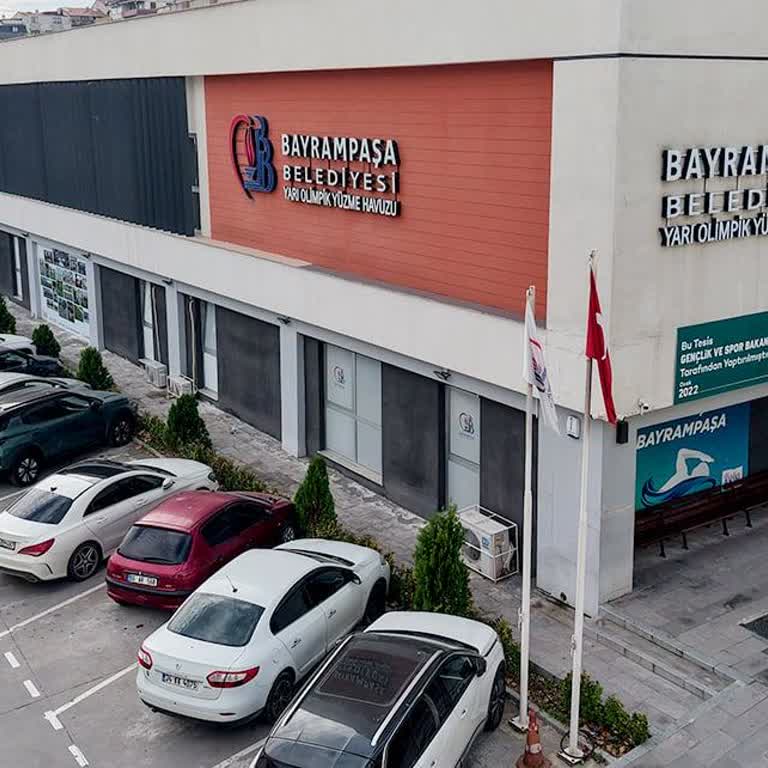 Yüzme Havuzu Otoparkının Mahalle Sakinlerine Kapatılması Mağduriyet Yaratıyor