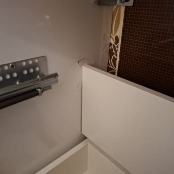 Vitra Kırık Banyo Dolabı Ve Fazla Ürünler İçin Çözüm Bekliyorum!