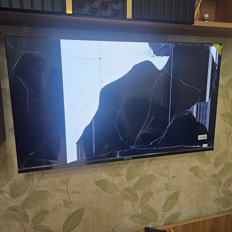 Kırık Televizyon Teslim Edildi, Mağduriyetim Giderilmiyor