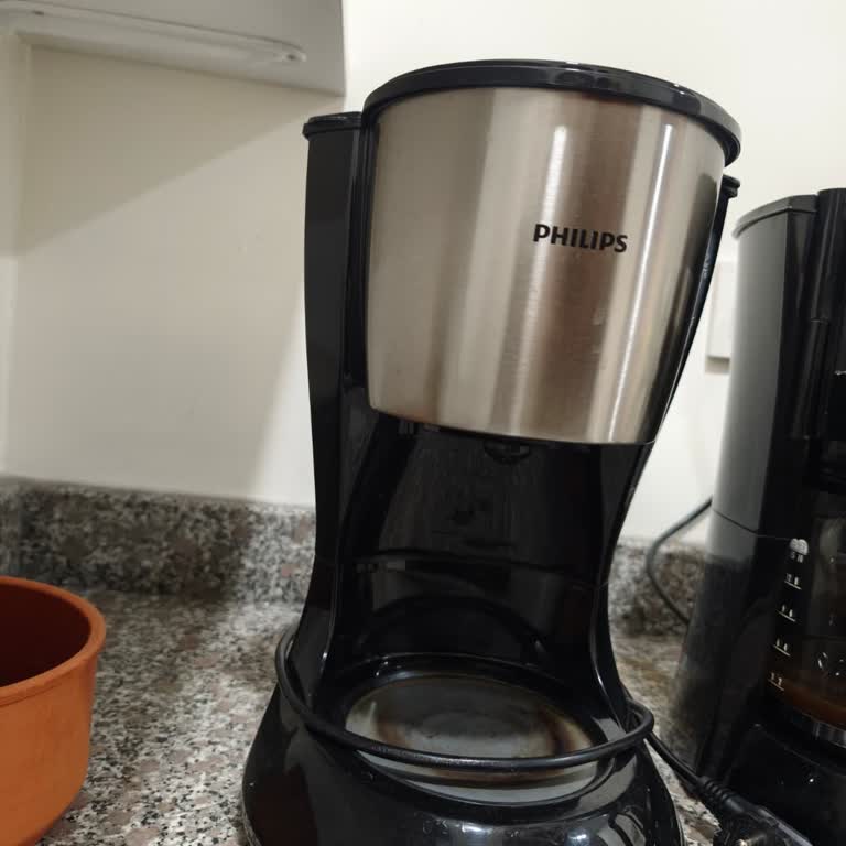 Kahve Makinesi Cam Haznesi Kısa Sürede Kırıldı, Garanti Kapsamında Çözüm Bekliyorum