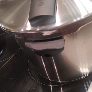 Kırık Tencere Kulpu Ve Müşteri Hizmetlerine Ulaşamama Mağduriyeti