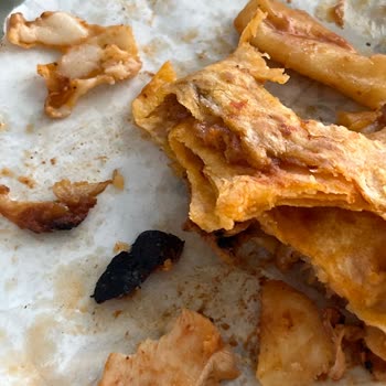 Maydonoz Döner'de Kötü Koku Ve Yanık Parçalı Döner Deneyimi