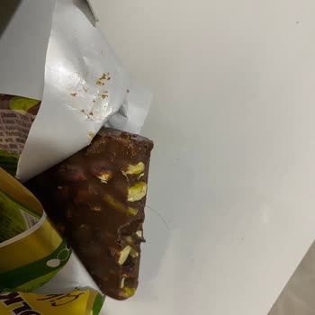 Çikolatanın İçinden Kıl Çıkması Nedeniyle Hayal Kırıklığı