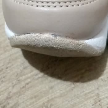 Görseldekiyle Alakasız Kalitesiz Ayakkabı Gönderildi