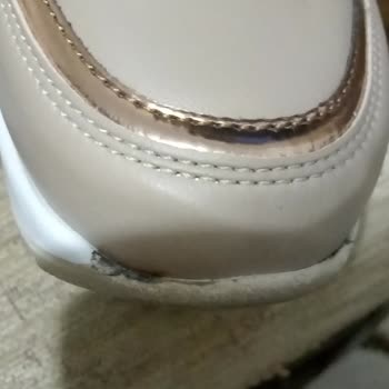 Görseldekiyle Alakasız Kalitesiz Ayakkabı Gönderildi