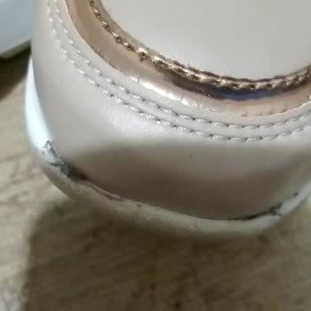 Görseldekiyle Alakasız Kalitesiz Ayakkabı Gönderildi