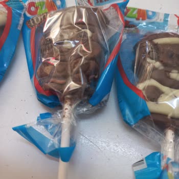 Aldığım Ozmo Yumurta Ve Fan Çikolatadan Kurt Ve Böcek Çıktı Firma Dönüş Yapmadı