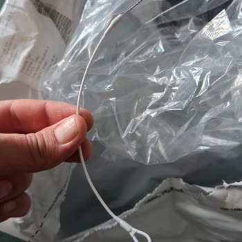 Bebek Ürününde Paket İçinden Fırlayan İğneyle Büyük Tehlike Atlattım