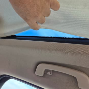 BMW X1 Sunroof Perdesi Yapışkan Sorunu Ve Yüksek Değişim Ücreti