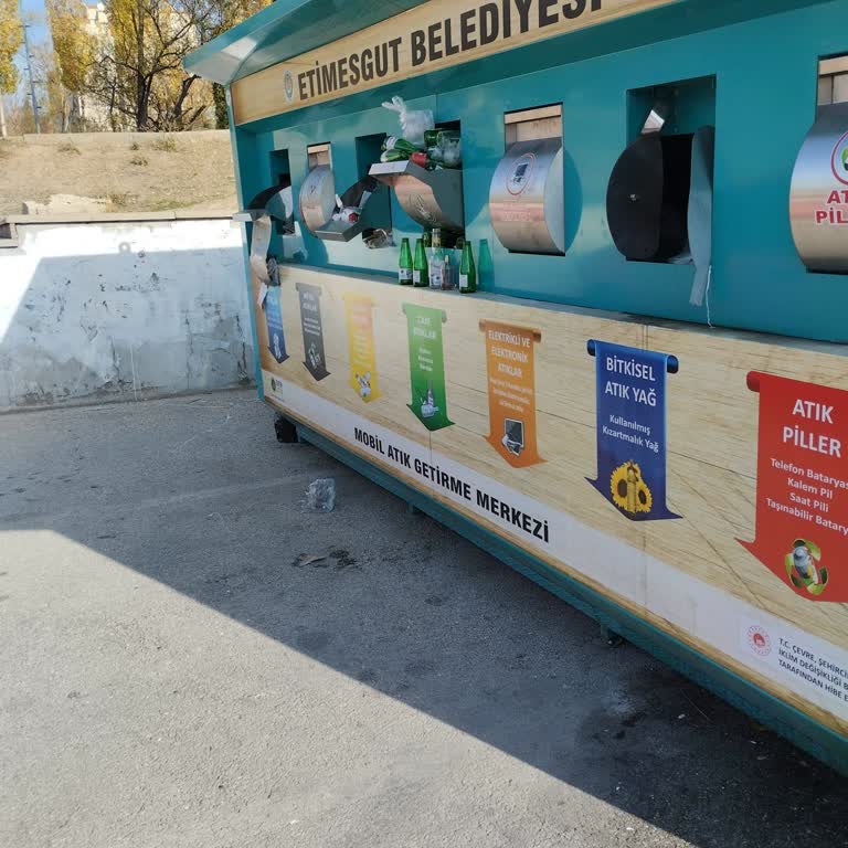 Eryaman Dolphin AVM'deki Geri Dönüşüm Dolaplarının Düzenli Boşaltılmaması Ve Bakımsızlığı