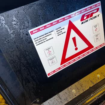 Üretim Hatalı Motosiklet Çantası İçin Onarım Yerine Hızlı Değişim Talebi