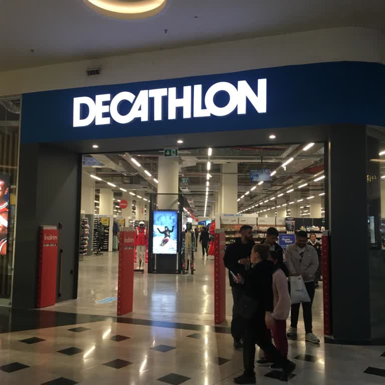 18 Yaş Altı Müşterilere Mağaza Girişi Engellendi