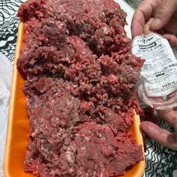 Köfteci Yusuf Bozuk Kıyma Satışı Ve İlgisiz Şube Personeli Nedeniyle Mağduriyet