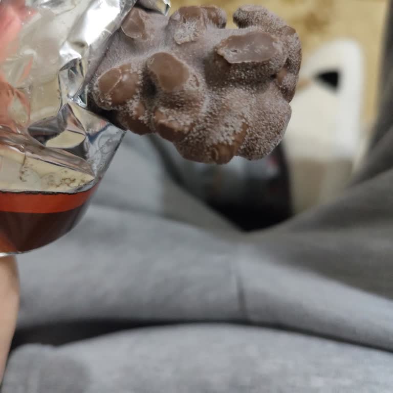 A101'den Satın Alınan Eti Canga Çikolatanın Bozuk Çıkması Ve Sağlık Endişesi