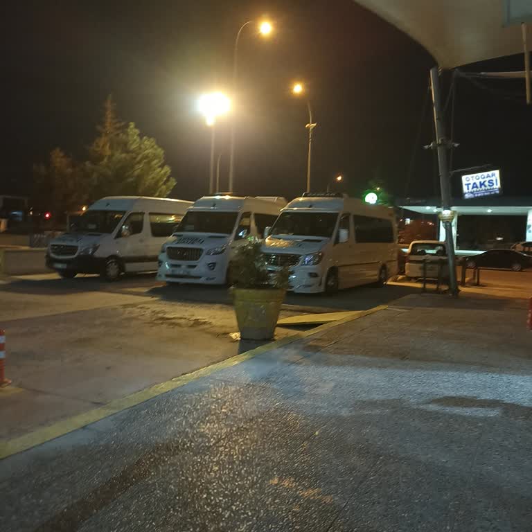 Sandıklı Birlik Araçlarında Ayakta Ve Sıkışık Yolculuk Sorunu