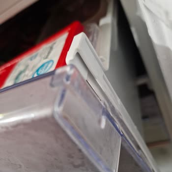 Beko Buzdolabı Buzluk Kapağı Normal Kullanımda Kırıldı