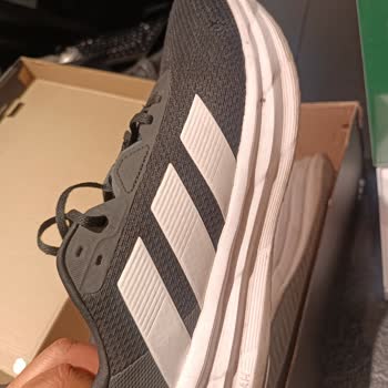 Satın Aldığım Adidas Ayakkabıda Kısa Sürede Kumaşında Sorun Çıktı, Değişim Talebim Reddedildi