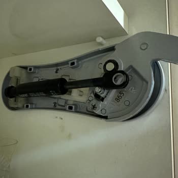 Mutfak Dolabı Piston Arızası ve Yedek Parça Temini