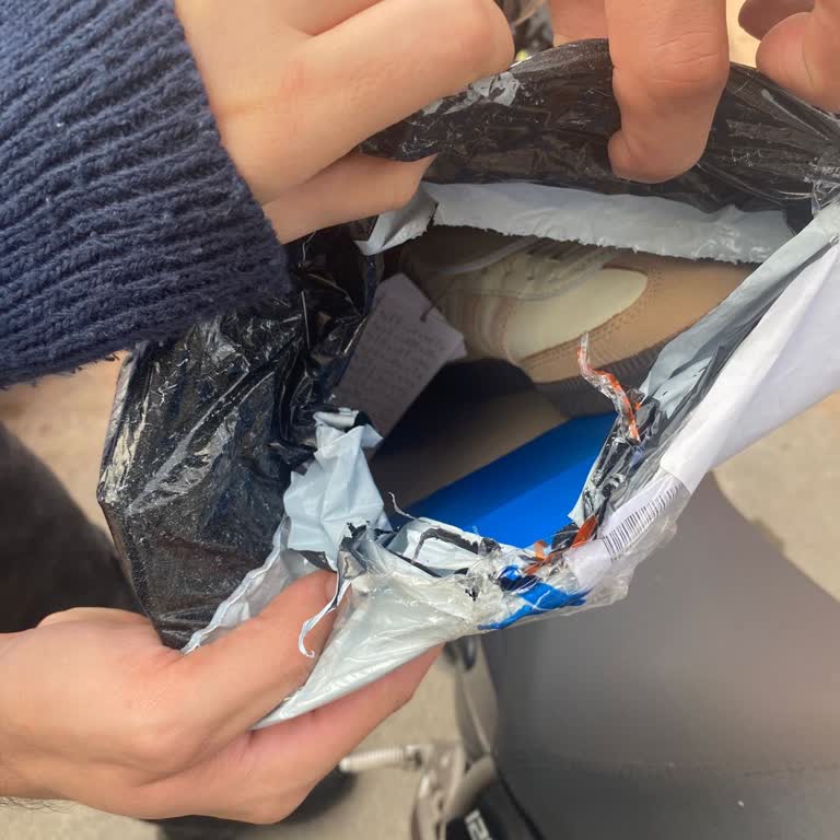 Geciken Kargo, Kaybolan Ürün Ve İade Sorunu: Müşteri Mağduriyeti