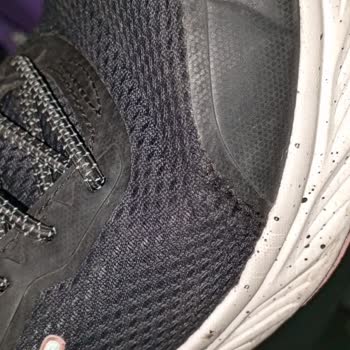 Kısa Sürede Yırtılan Ve Koku Yapan Ayakkabı İçin İade Sorunu