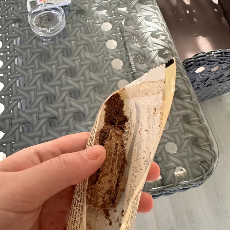 Tarihi Geçmemiş Laviva Gofret Bayat Ve Bozuk Çıktı