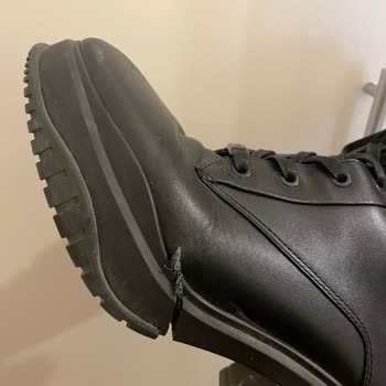 Kısa Sürede Yırtılan Calvin Klein Bot İçin Değişim Talebi