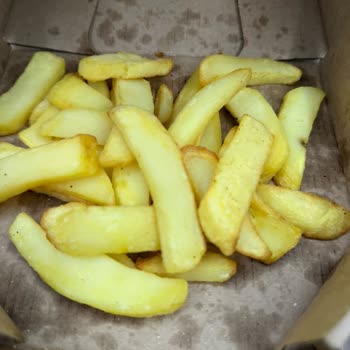 Domino's Pizza Çiğ Gelen Patates Ve İlgisiz Şube Nedeniyle Mağduriyet