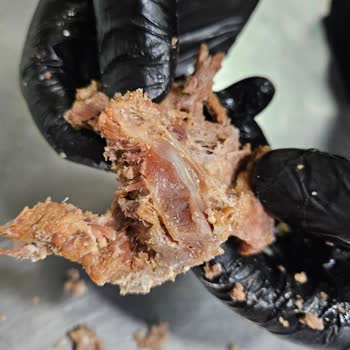 Laz Adam Süt Ürünleri Aldığım Kavurma Bozuk Çıktı, Firma İlgilenmiyor