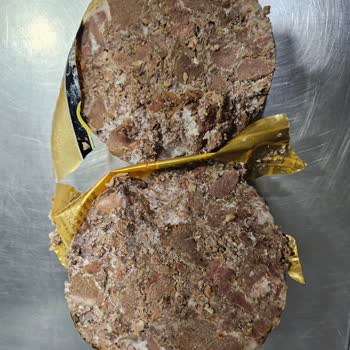 Laz Adam Süt Ürünleri Aldığım Kavurma Bozuk Çıktı, Firma İlgilenmiyor