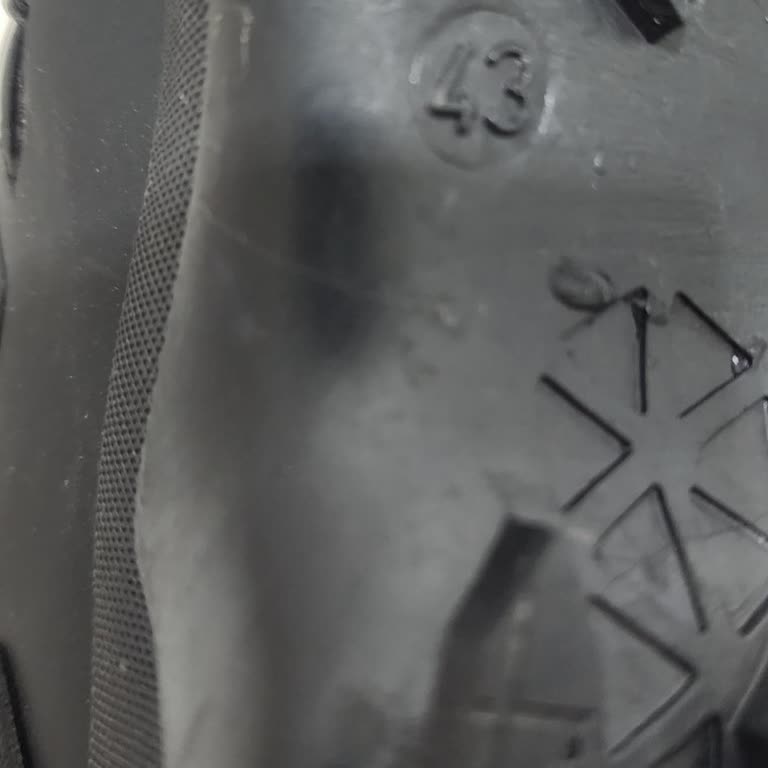 FLO İki Kez Yanlış Numara Ayakkabı Gönderdi, İade Talebim Reddedildi