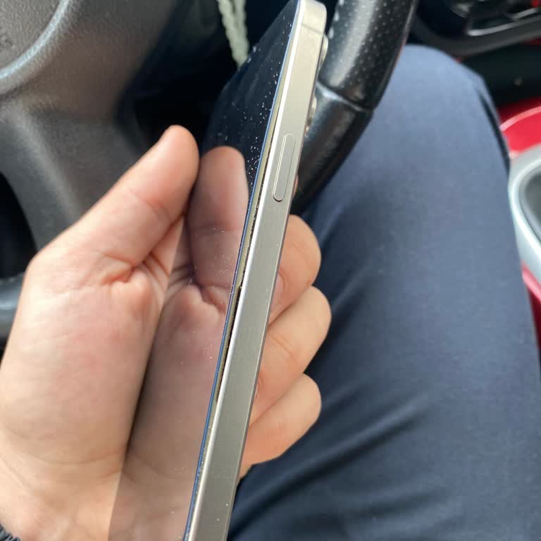 Yeni Alınan İphone'un Ekranı Çıktı, Müşteri Hizmetleri Mağduriyetimi Artırdı