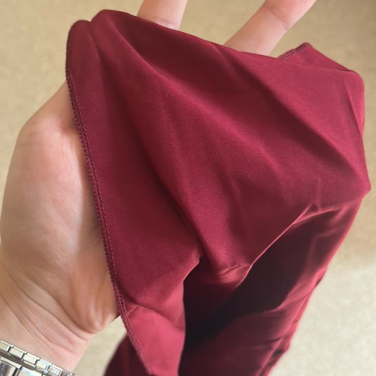 Gelen Elbise Fotoğraflardakiyle Uyuşmuyor, Kumaş Ve Model Farklı