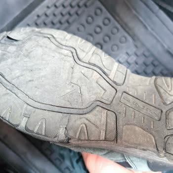 Kısa Sürede Deforme Olan Skechers Ayakkabı Ve Yetersiz İnceleme Sonucu