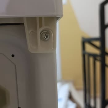 Yeni Alınan Siemens Çamaşır Makinesinde Köpük Taşması Ve Kırık Parça Sorunu, Yetersiz Servis Desteği