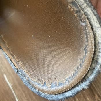 Kısa Sürede Yıpranan Terlik Ve Olumsuz İnceleme Sonucu