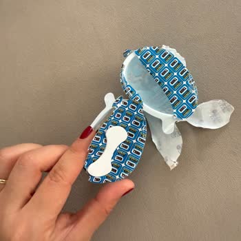 Bayat Çikolata Ve Eksik Oyuncak Nedeniyle Hayal Kırıklığı