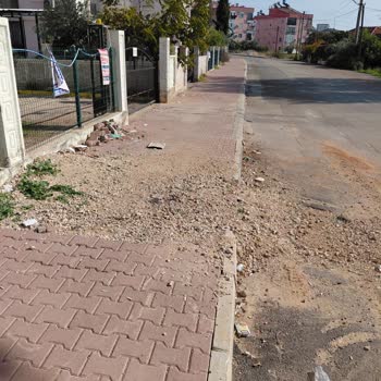 Kazı Sonrası Kaldırımın Uzun Süre Onarılmaması Ve Bilgilendirme Eksikliği