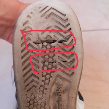 Kısa Sürede Tabanı Çatlayan Spor Ayakkabıya Ret Yanıtı Aldım