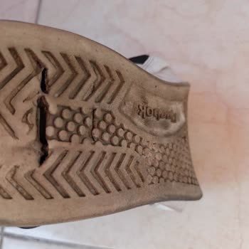 Kısa Sürede Tabanı Çatlayan Spor Ayakkabıya Ret Yanıtı Aldım