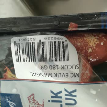 Son Kullanma Tarihi Geçmemiş Sucukta Küf Ve Gıda Güvenliği Endişesi