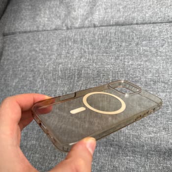 Spigen Türkiye Sararma Karşıtı Kılıf Kısa Sürede Sarardı Vaatler Tutulmadı!