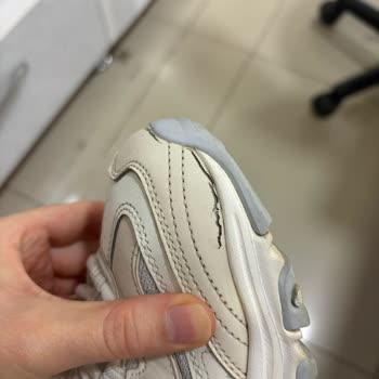 Kısa Sürede Deforme Olan Ayakkabıya Karşı Markanın İlgisizliği Ve Müşteri Mağduriyeti