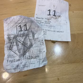 Kirli Bardaklar Ve Kötü Hizmet: Packet Burger'da Hayal Kırıklığı