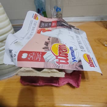 Gıda Güvenliğine Duyarsızlık: Son Kullanım Tarihi Belirsiz Süt Ve Bilgisiz Yumurtalar