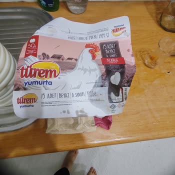 Gıda Güvenliğine Duyarsızlık: Son Kullanım Tarihi Belirsiz Süt Ve Bilgisiz Yumurtalar