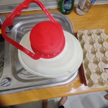 Gıda Güvenliğine Duyarsızlık: Son Kullanım Tarihi Belirsiz Süt Ve Bilgisiz Yumurtalar